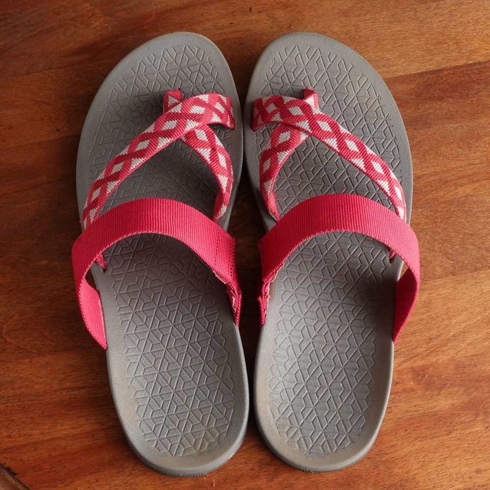 Chaco Sandals Womens SZ 8 Pink Tetra Cloud Toe Loop Pool Shoes Beach Waterproof - Picture 9 of 15